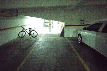 Sal&atilde;o Comercial &agrave; venda - Zona I