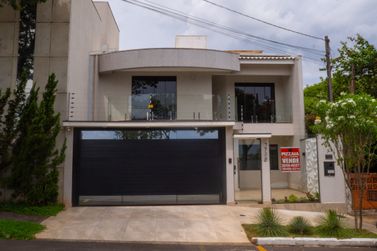 Sobrado &agrave; venda - 270m&sup2; - Zona II