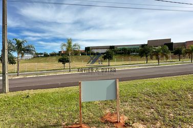 Terreno &agrave; venda - 560m&sup2; - Avenida De Frente Ao Shopping Palladium