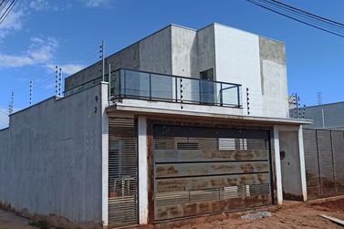 Casa &agrave; venda - 200m&sup2; - Zona VI