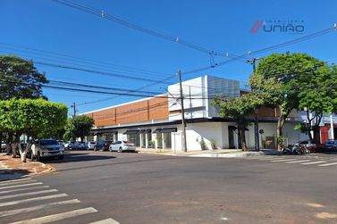 Sal&atilde;o Comercial para alugar - 243m&sup2; - Zona I