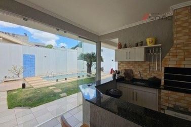 Casa &agrave; venda - 292m&sup2; - Zona III