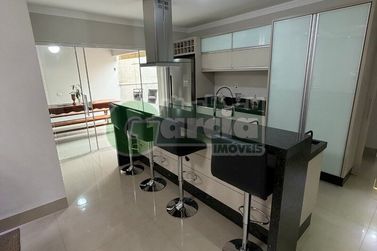 Casa &agrave; venda - 200m&sup2; - Zona I