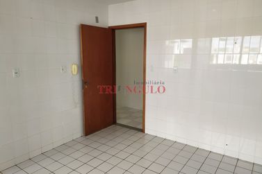 Apartamento &agrave; venda - 68m&sup2; - ZONA III
