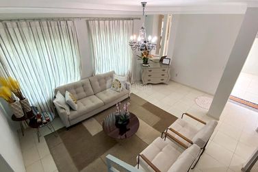 Sobrado &agrave; venda - 197m&sup2; - Zona II
