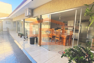 Casa &agrave; venda - 309m&sup2; - Zona III