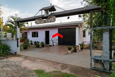 Ch&aacute;cara &agrave; venda - Br 323