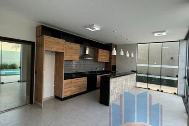 Casa &agrave; venda - 380m&sup2; - Jardim Imigrantes II