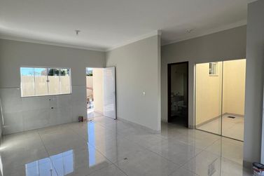Casa &agrave; venda - 200m&sup2; - Jardim Real