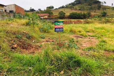 Terreno &agrave; venda - 250m&sup2; - Parque Irani