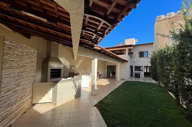 Sobrado &agrave; venda - 262m&sup2; - Zona Armaz&eacute;m