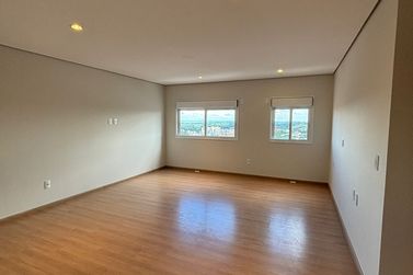 Apartamento para alugar - 180m&sup2; - Zona III