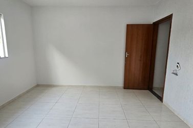 Casa &agrave; venda - 180m&sup2; - Parque Tarum&atilde;