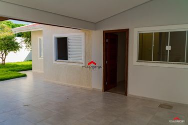 Casa &agrave; venda - 185m&sup2; - Zona Armaz&eacute;m