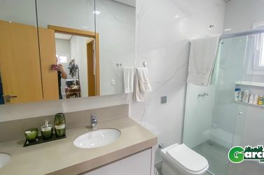 Casa &agrave; venda - 256m&sup2; - -