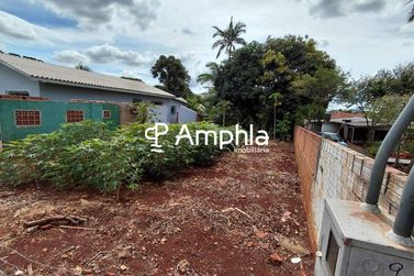 Terreno &agrave; venda - 400m&sup2; - Centro