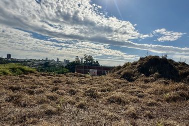 Terreno &agrave; venda - 376m&sup2; - Parque Firenze