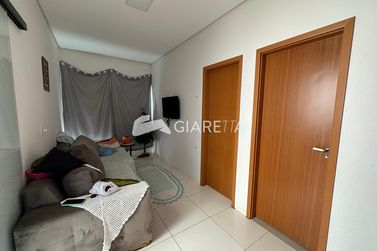 Casa &agrave; venda - 50m&sup2; - JARDIM PINHEIRINHO
