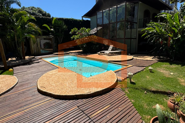 Casa &agrave; venda - 240m&sup2; - Centro