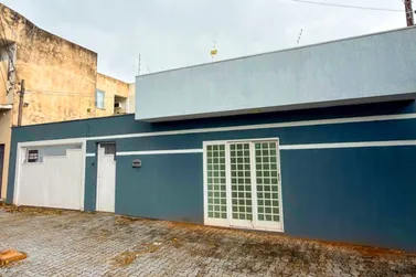 Sobrado &agrave; venda - 180m&sup2; - Zona I
