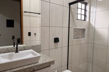 Casa &agrave; venda - 180m&sup2; - Jardim Para&iacute;so