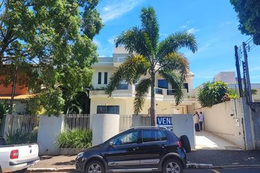 Sobrado &agrave; venda - 365m&sup2; - Zona II