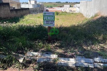Terreno &agrave; venda - 364m&sup2; - Jardim Santa Clara