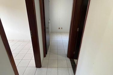 Apartamento para alugar - 60m&sup2; - Zona III