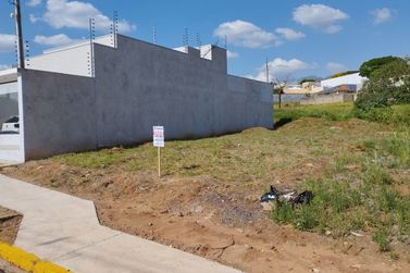 Terreno &agrave; venda - 180m&sup2; - Parque Melhoramentos