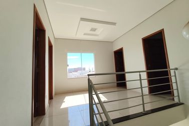 Sobrado &agrave; venda - 233m&sup2; - Parque Laguna