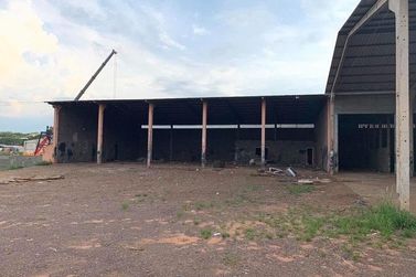 Sal&atilde;o Comercial para alugar - 4100m&sup2; - Parque Industrial 3A