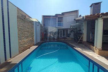 Casa &agrave; venda - 420m&sup2; - Zona I
