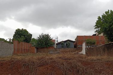 Terreno &agrave; venda - 525m&sup2; - Jardim Tropical