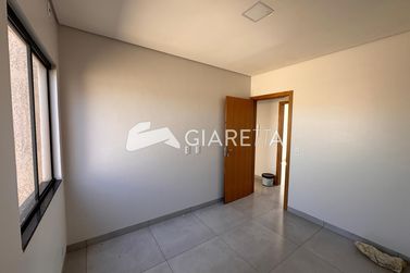 Casa &agrave; venda - 49m&sup2; - JARDIM PINHEIRINHO