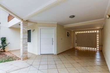 Sobrado &agrave; venda - 280m&sup2; - Zona II