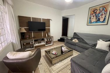 Casa &agrave; venda - 248m&sup2; - ZONA VII