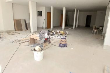Sal&atilde;o Comercial para alugar - 428m&sup2; - Zona III