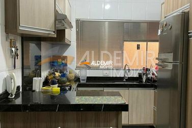 Sobrado &agrave; venda - 198m&sup2; - Zona 5