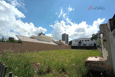 Terreno &agrave; venda - 490m&sup2; - Zona II