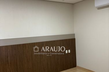 Casa &agrave; venda - 218m&sup2; - Condom&iacute;nio Residencial Portal das &Aacute;guas