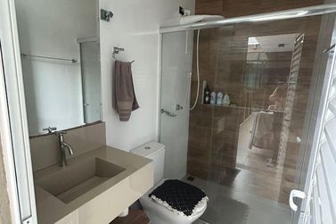 Casa &agrave; venda - 200m&sup2; - Lago Aratimbo
