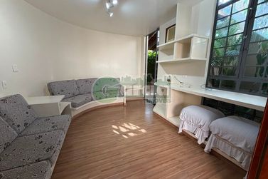 Casa para alugar - 525m&sup2; - Zona I