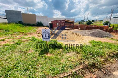 Terreno &agrave; venda - 210m&sup2; - Parque Melhoramentos - Dois Terrenos 160.000,00 (cada)