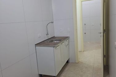 Sal&atilde;o Comercial para alugar - 243m&sup2; - Zona I