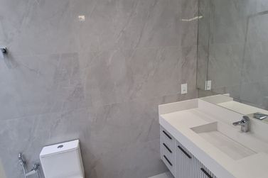 Casa &agrave; venda - 230m&sup2; - Portal das &Aacute;guas