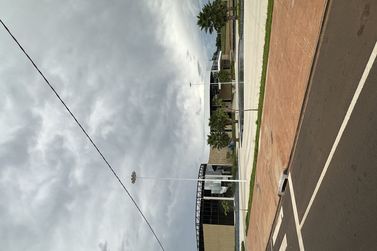 Terreno &agrave; venda - 300m&sup2; - Centro