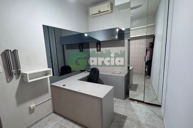 Sal&atilde;o Comercial &agrave; venda - 700m&sup2; - Zona VI