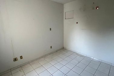 Apartamento para alugar - 60m&sup2; - Zona III