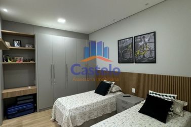 Casa &agrave; venda - 260m&sup2; - ZONA VII