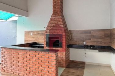 Casa &agrave; venda - 200m&sup2; - Jardim Aratimb&oacute;